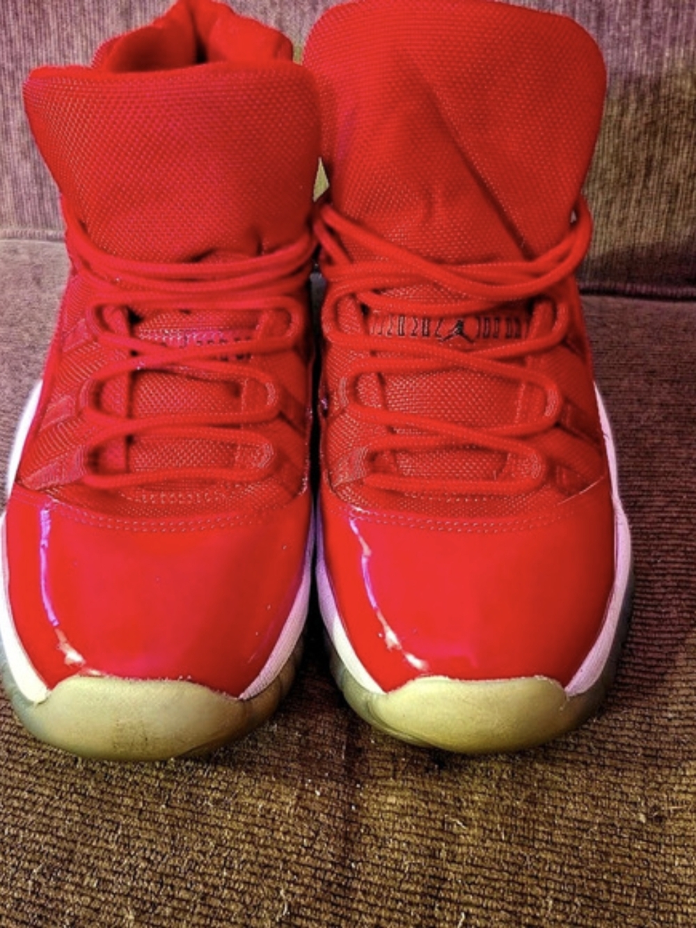 Jordan Air Jordan 11 High Top Sneakers US 6.5 Red White